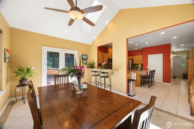 Dining room lookin in to the kitchen