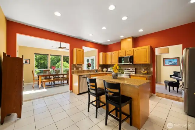 Spacious kitchen and diningroom. To the right is to the livingroom