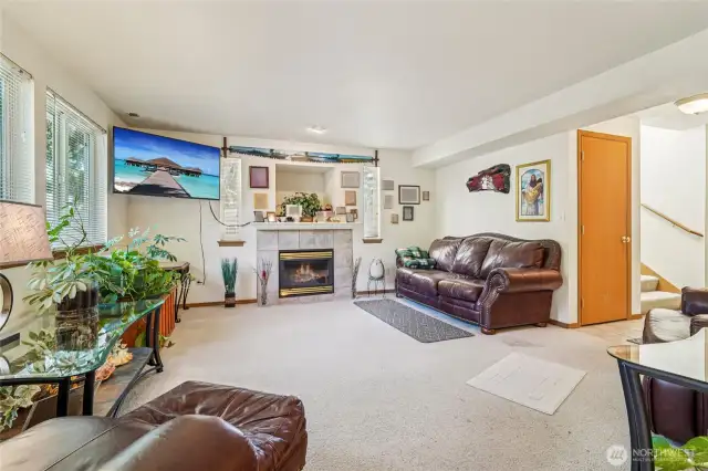 Rt living room with gas fireplace