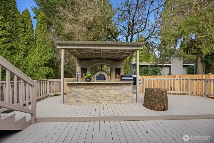 Full Outdoor Kitchen