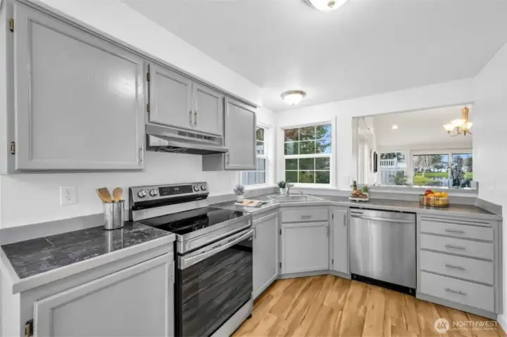 Open kitchen, plenty of storage!