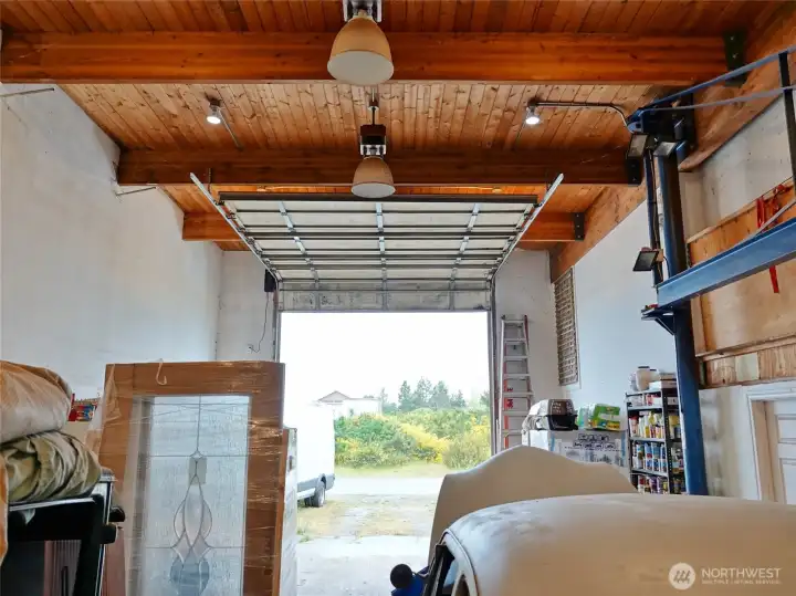 Garage. Garage.