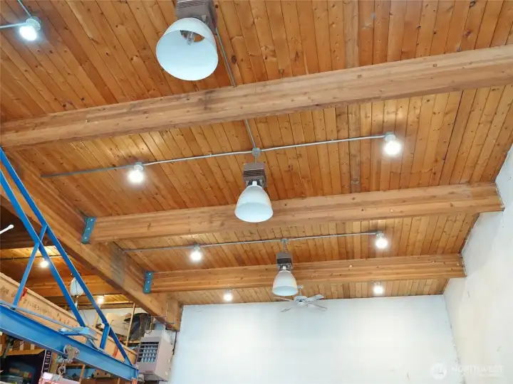 Classic and beautiful wood ceilings...they do not build them like this anymore. Classic and beautiful wood ceilings...they do not build them like this anymore.