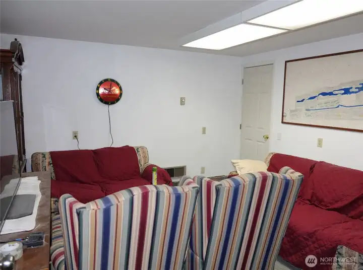 Downstairs Bedroom. Downstairs Bedroom.