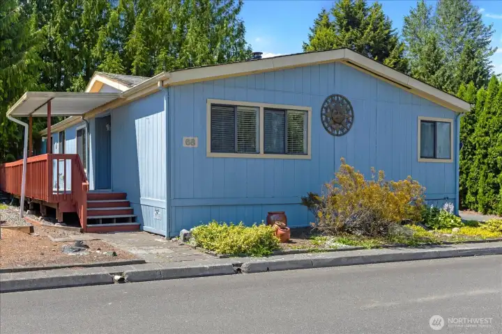 Welcome home!  Premier location right across from the pond and fountain.