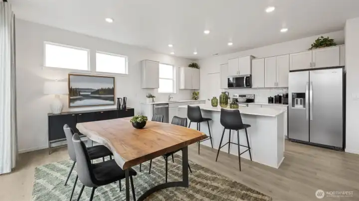 Kitchen/Dining Kitchen/Dining