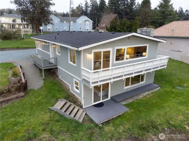 a full sized modern home, level entry with daylight basement