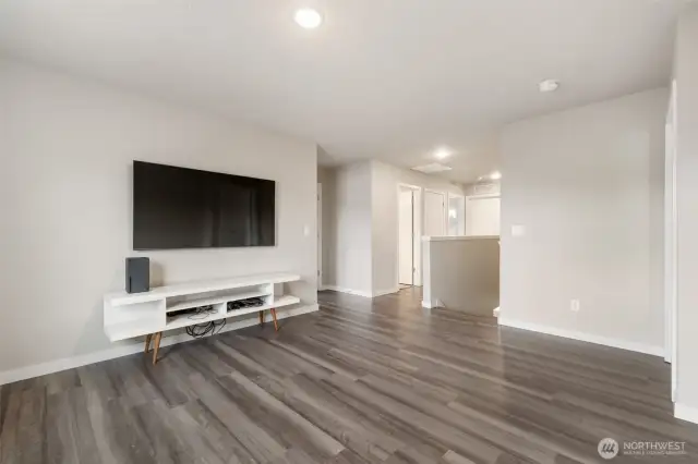 A second look at the loft reveals its generous size and natural light — the perfect flex space to grow with your lifestyle.