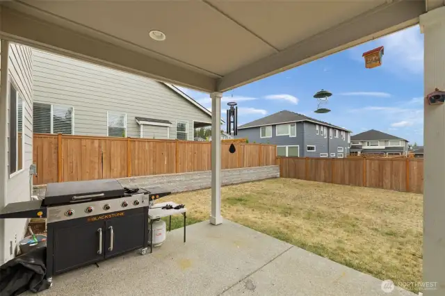 Enjoy year-round relaxation on the covered back patio, with a fully fenced yard that’s ready for play, pets, or peaceful evenings under the Northwest sky.