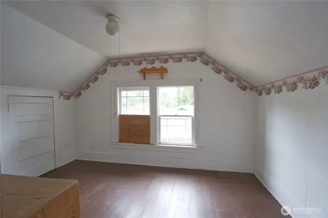 Upstairs bedroom #2
