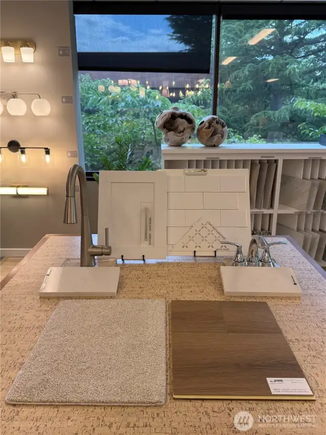 Homesite 08 Studio Selections