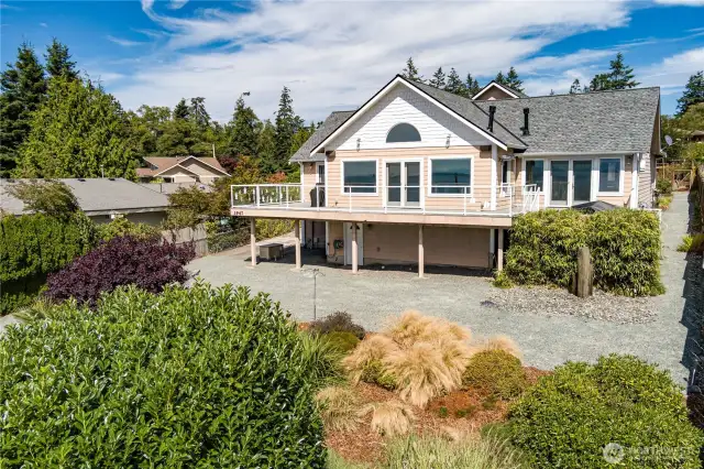 Custom home with fantastic view and many extras
