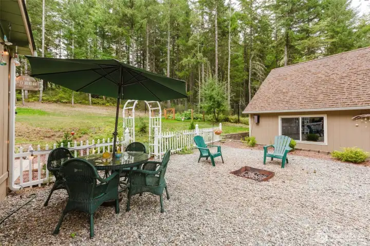 Looking at the gravel seating area from the front entry