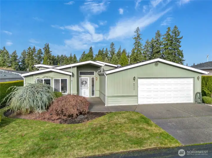 Beautifully maintained and fully pre-inspected. Welcome to the Harvest Gate community; 6011 89th St E Puyallup, WA 98371