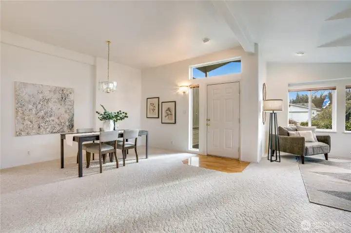 Formal dining room has ample room for larger gatherings.