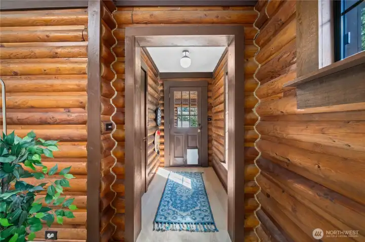 Head this way to the stunning backyard!