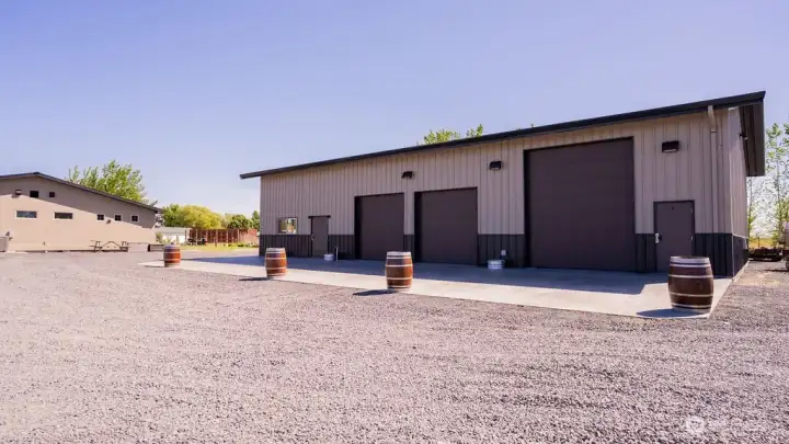 Huge 50x75 steel shop