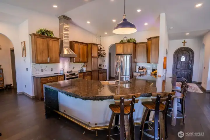 Kitchen with luxury finsihes