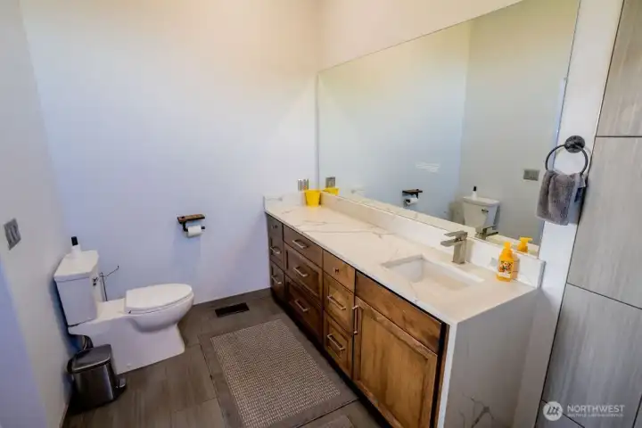 2nd primary bedrooms attached bath