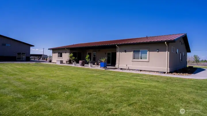 Back patio great for entertaining. Has built in speakers and external heat