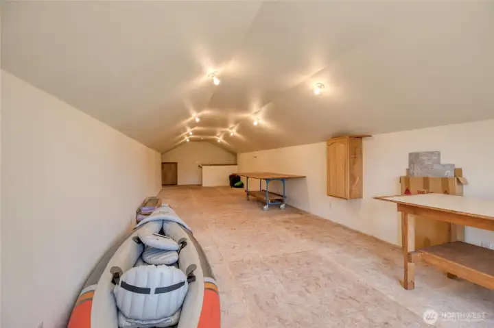 Do you want a craft room, office, storage or bunkroom for extra guests? This finished bonus space is just that, a bonus!!