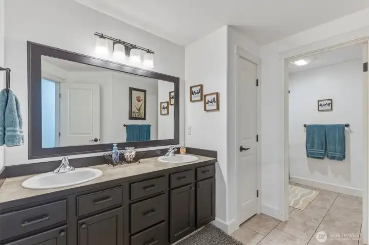 Main bathroom.