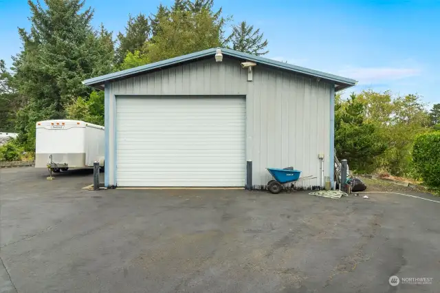 Detached Shop/Garage for boat, RV or toys