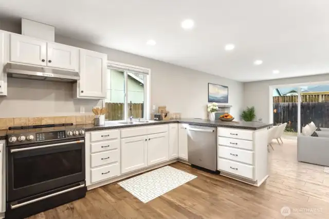 Kitchen / Sitting Area