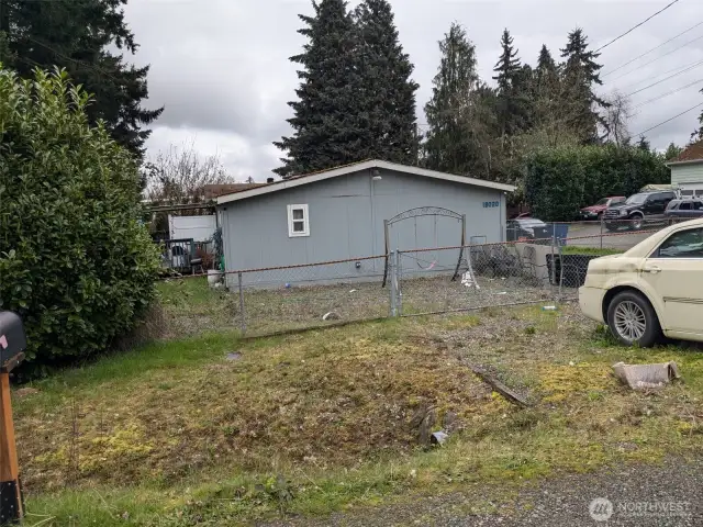 Plenty of parking right here