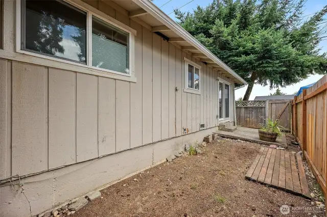 Unit 6608 Back Porch/Yard
