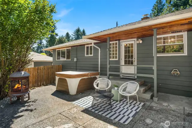 The hot tub can stay or go (buyer's choice!)
