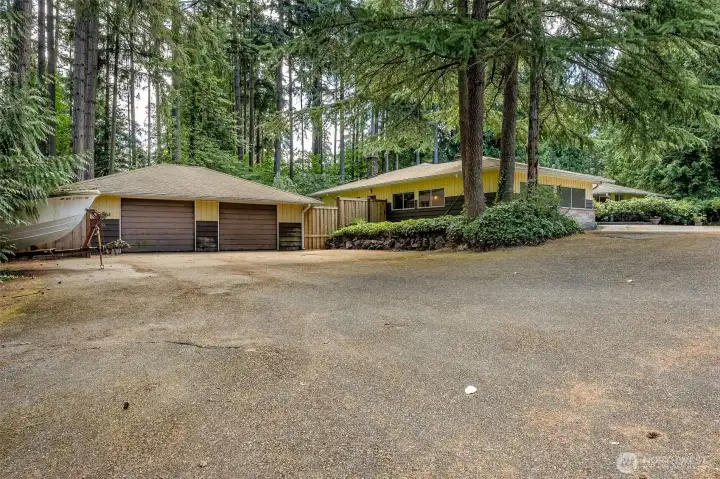 It's a large rambler with a 750 sqft detatched garage.