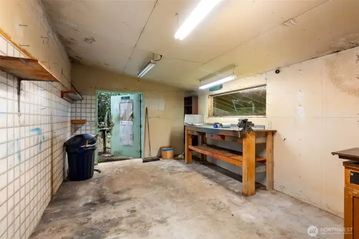 220 power supplies this detached garage