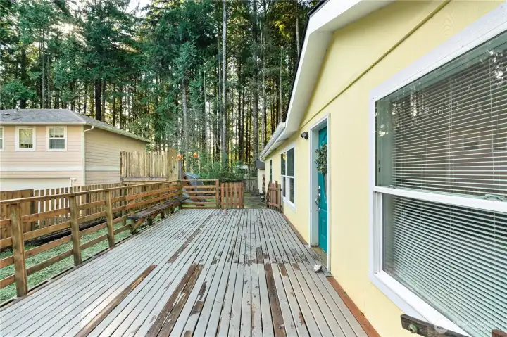 Side deck- needs painted but its too wet! Owner will leave paint