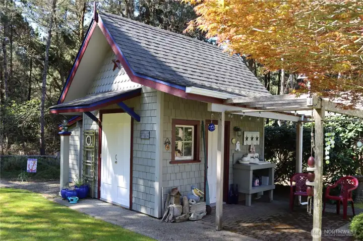 Detached extra finished room