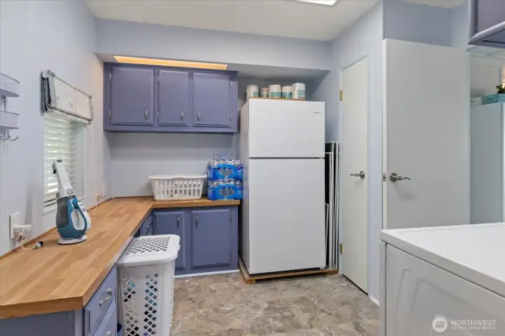 Large utility room, tons of storage!