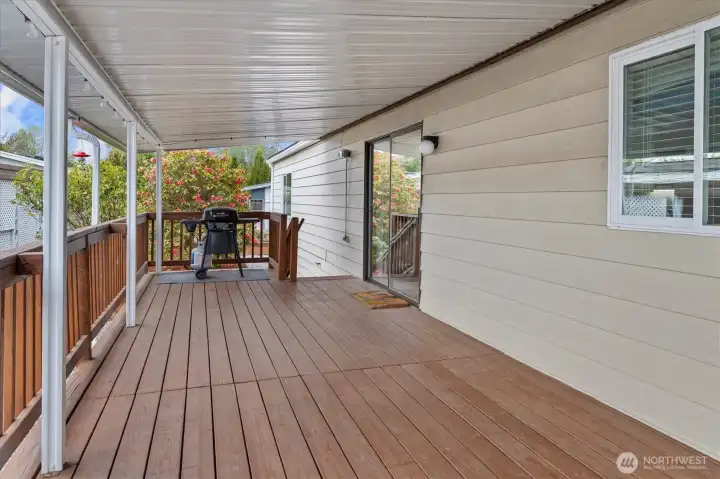 Another view of the great deck!