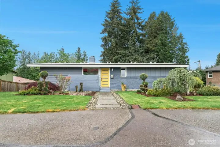 midcentury daylight  - in wonderful Claremont