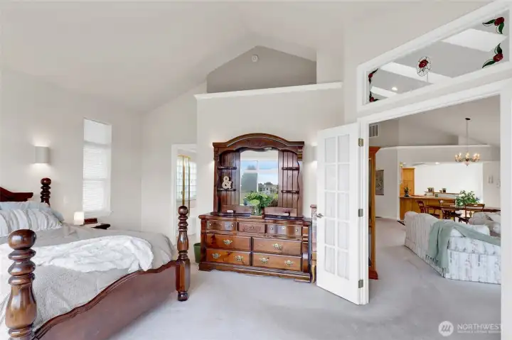 Create a mood with the upper display space! Create a mood with the upper display space!