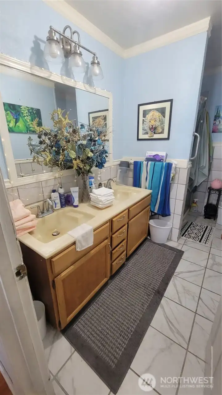 3/4 bath back of house 3/4 bath back of house