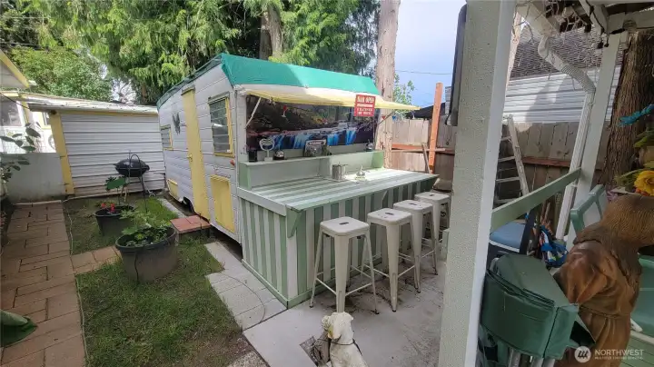 Little RV stays with property used as bar Little RV stays with property used as bar