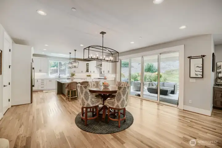 Formal Dining room located between the living room and the kitchen. Formal Dining room located between the living room and the kitchen.