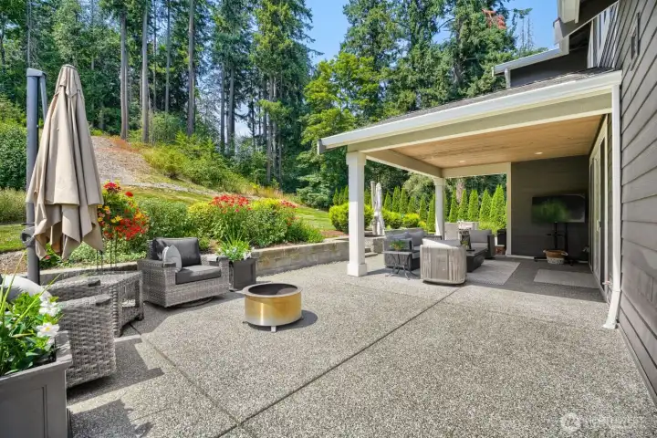 Other side of the private back patio. Other side of the private back patio.