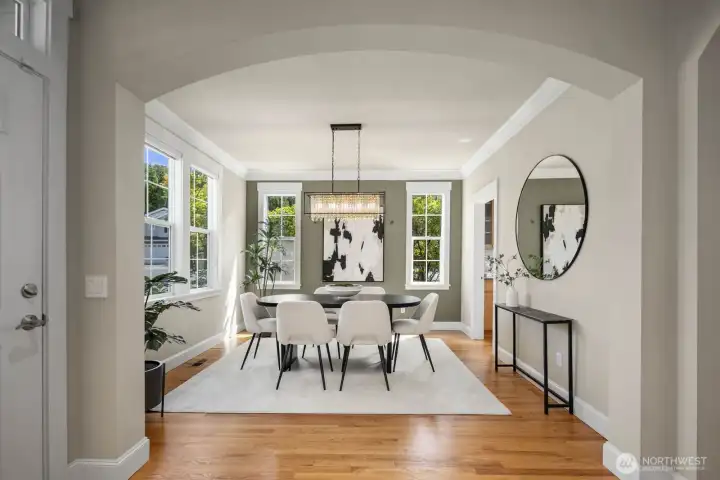 Arched Entry to dining room Arched Entry to dining room