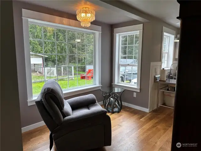 Reading nook or potential office space that overlooks backyard. Lots of natural light!
