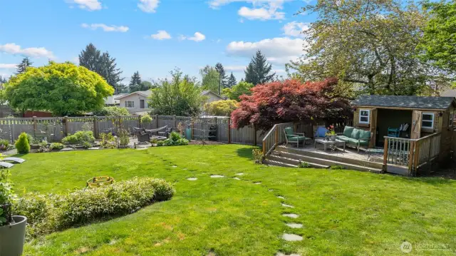 Backyard Studio & private deck