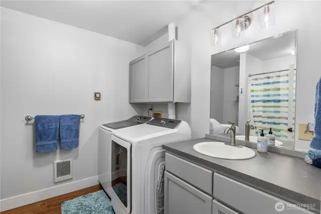 Full Bath/Laundry-downstairs