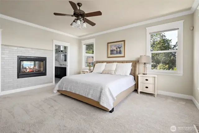 Plenty of space, and a gas fireplace.