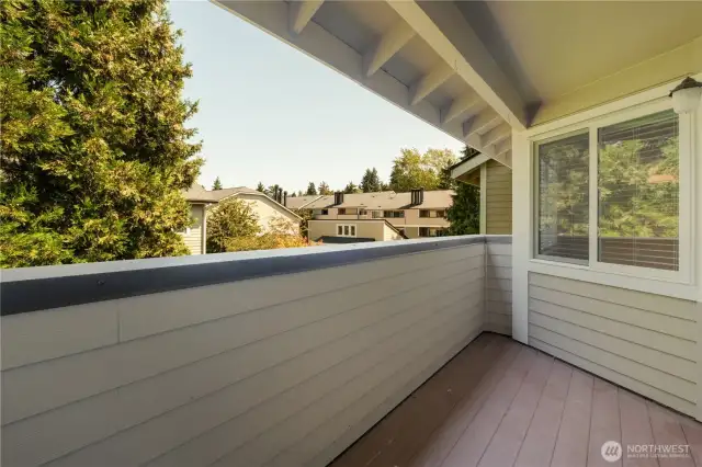 spacious deck area to keep cool on summer days/nights