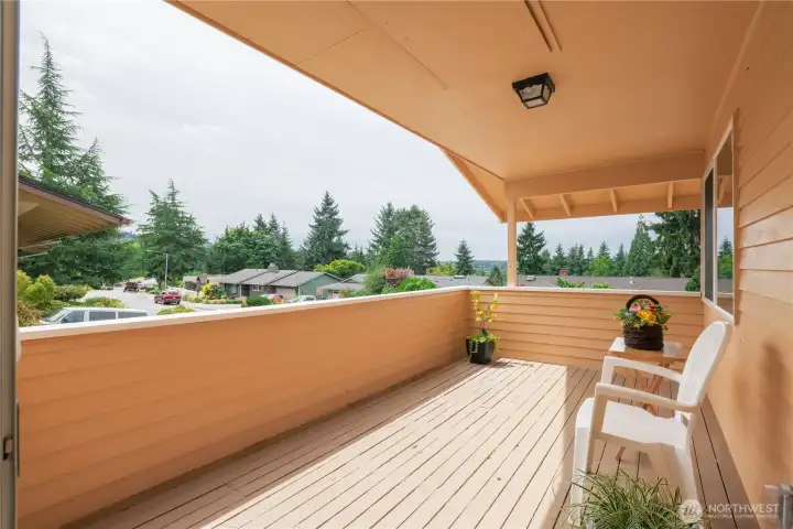 Balcony with new front deck